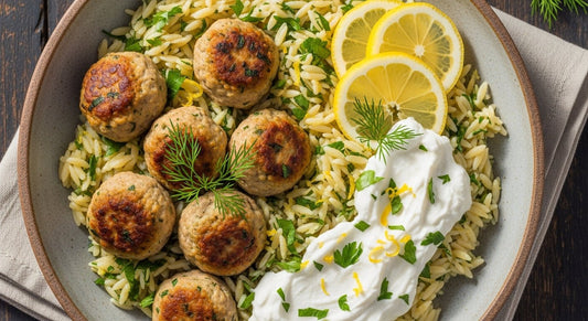 Boulettes grecques & orzo citronné avec crème de feta - cuisine inspirante