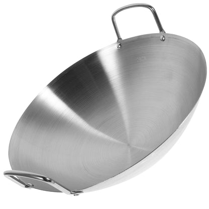 Wok inox à deux anses en métal, vue de trois quarts