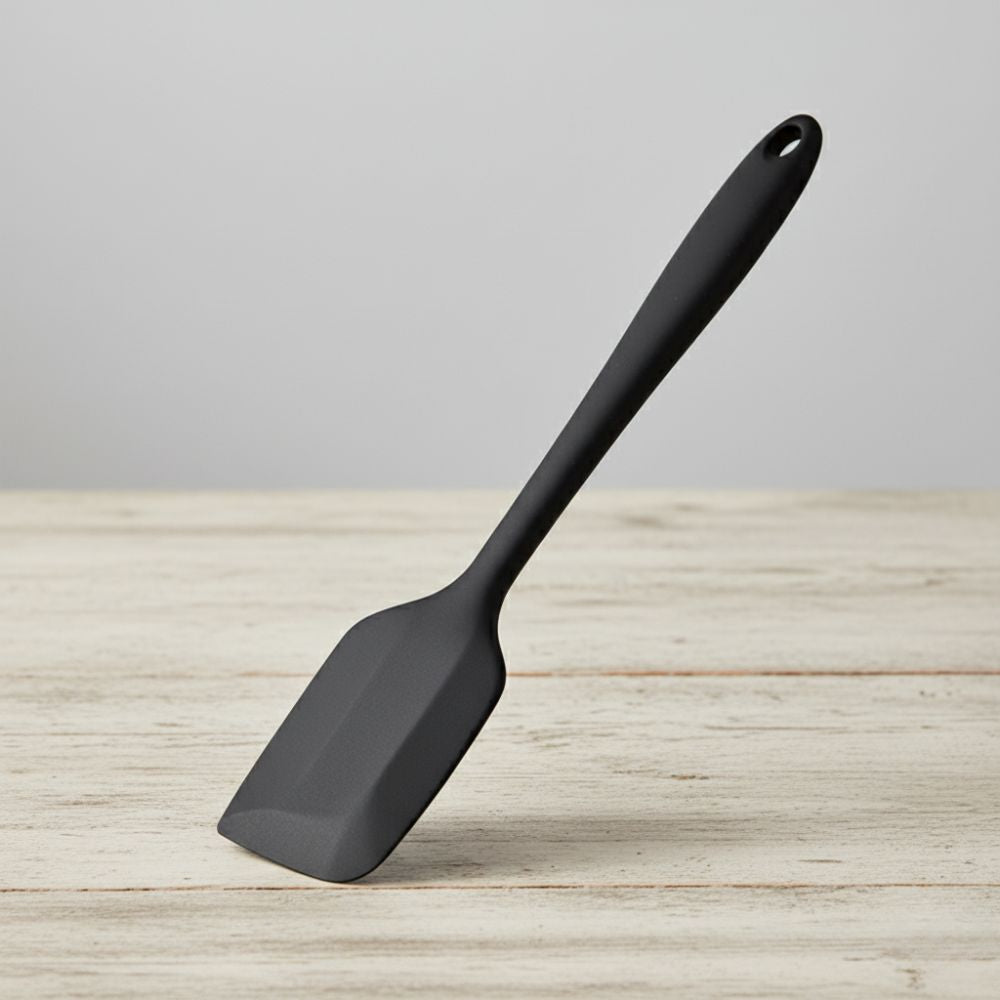 Spatule en silicone noir - cuisine inspirante